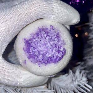 *Host Pick* Amethyst Geode Bath Bombs With Surprise Crystal Inside